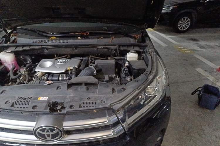 Used Toyota Highlander 2018 2.0T Four-Wheel Drive Supreme Edition 7-Seater China VI Engine Bay Left