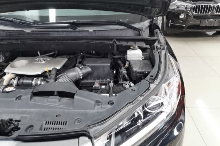 Used Toyota Highlander 2018 2.0T Two-Wheel Drive Elite Version 5 Seats China VI Standard Engine Bay Left