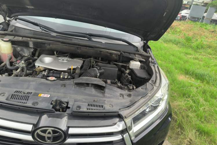 Used Toyota Highlander 2018 2.0T Four-Wheel Drive Prestige Version 7 Seats China VI Standard Engine Bay Left