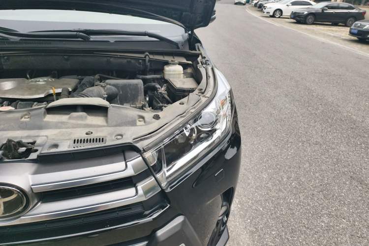 Used Toyota Highlander 2018 2.0T Four-Wheel Drive Supreme Edition 7-Seater China VI Engine Bay Left