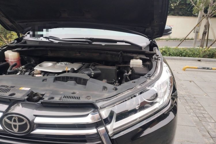 Used Toyota Highlander 2018 2.0T Four-Wheel Drive Prestige Version 7 Seats China VI Standard Engine Bay Left