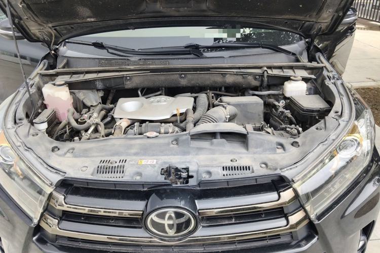 Used Toyota Highlander 2018 2.0T Four-Wheel Drive Knight Edition 7 Seats China VI Standard Engine Bay