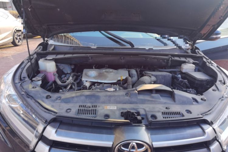 Used Toyota Highlander 2018 2.0T Two-Wheel Drive Elite Edition 7 Seats Emission Standard China V Engine Bay