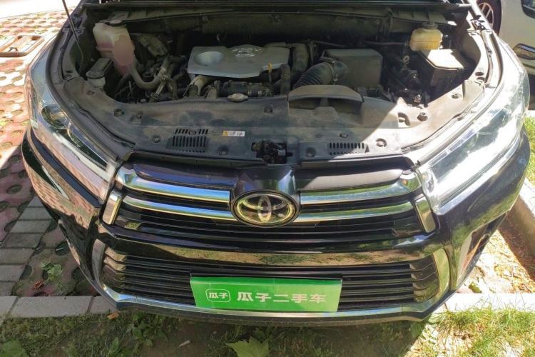 Used Toyota Highlander 2018 2.0T Four-Wheel Drive Prestige Version 7 Seats China VI Standard Engine Bay