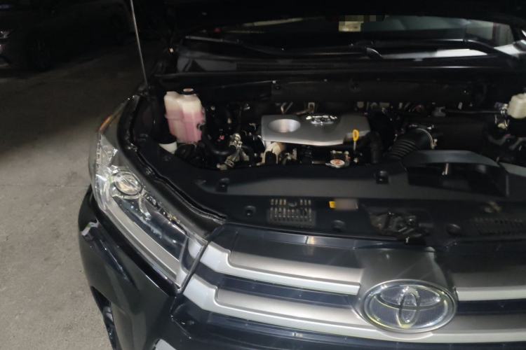 Used Toyota Highlander 2018 2.0T Four-Wheel Drive Elite Edition 7 Seats China VI Standard Engine Bay Right