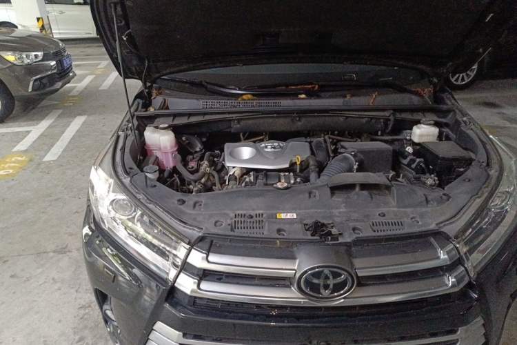 Used Toyota Highlander 2018 2.0T Four-Wheel Drive Supreme Edition 7-Seater China VI Engine Bay Right
