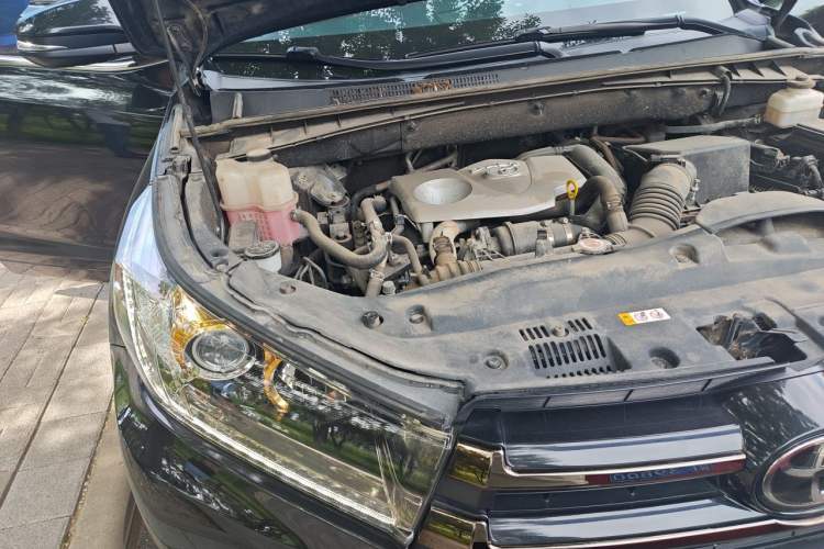 Used Toyota Highlander 2018 2.0T Four-Wheel Drive Luxury Version 7 Seats China VI Standard Engine Bay Right