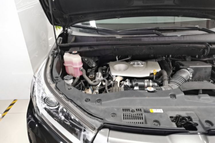 Used Toyota Highlander 2018 2.0T Two-Wheel Drive Elite Version 5 Seats China VI Standard Engine Bay Right
