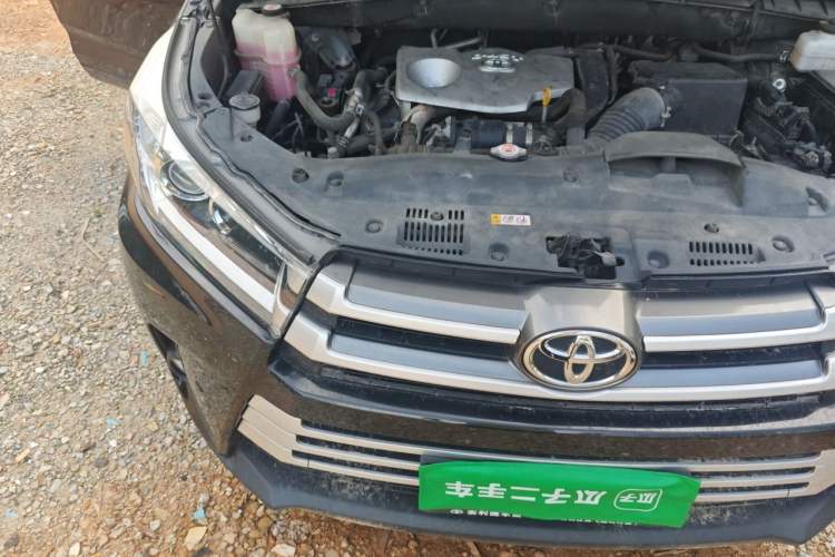 Used Toyota Highlander 2018 2.0T Four-Wheel Drive Elite Edition 7 Seats China V Standard Engine Bay Right