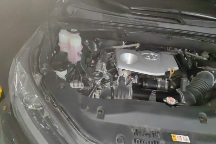 Used Toyota Highlander 2018 2.0T Four-Wheel Drive Luxury Version 7 Seats China VI Standard Engine Bay Right