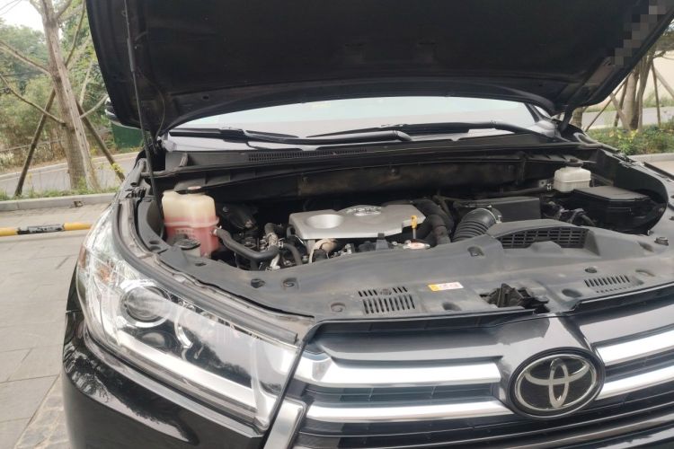 Used Toyota Highlander 2018 2.0T Four-Wheel Drive Prestige Version 7 Seats China VI Standard Engine Bay Right