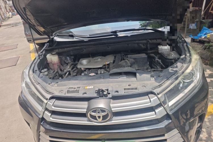 Used Toyota Highlander 2018 2.0T Two-Wheel Drive Elite Edition 7 Seats China VI Standard Engine Bay