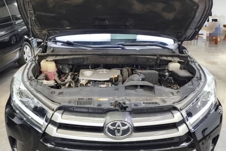 Used Toyota Highlander 2018 2.0T Four-Wheel Drive Elite Edition 7 Seats China VI Standard Engine Bay