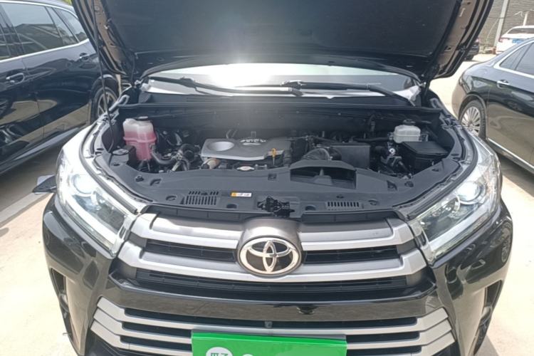 Used Toyota Highlander 2018 2.0T Two-Wheel Drive Elite Version 5 Seats China VI Standard Engine Bay