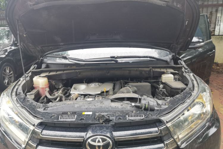 Used Toyota Highlander 2018 2.0T Four-Wheel Drive Knight Edition 7 Seats China VI Standard Engine Bay