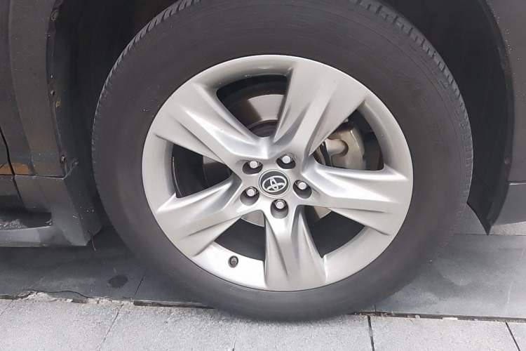 Used Toyota Highlander 2018 2.0T Four-Wheel Drive Prestige Version 7 Seats China V Emission Standard Exterior 1