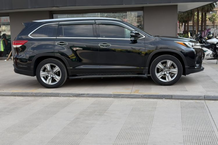 Used Toyota Highlander 2018 2.0T Four-Wheel Drive Supreme Edition 7-Seater China VI Exterior 1