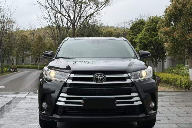 Used Toyota Highlander 2018 2.0T Four-Wheel Drive Luxury Version 7 Seats China VI Standard Exterior 1