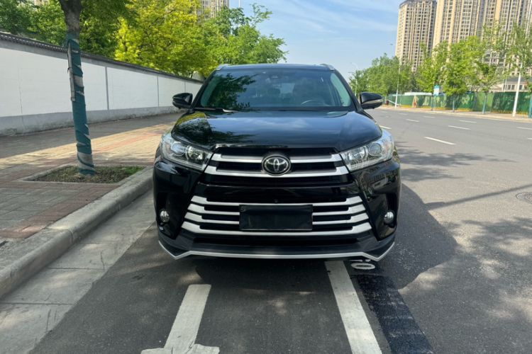 Used Toyota Highlander 2018 2.0T Four-Wheel Drive Luxury Version 7 Seats China VI Standard Exterior 1