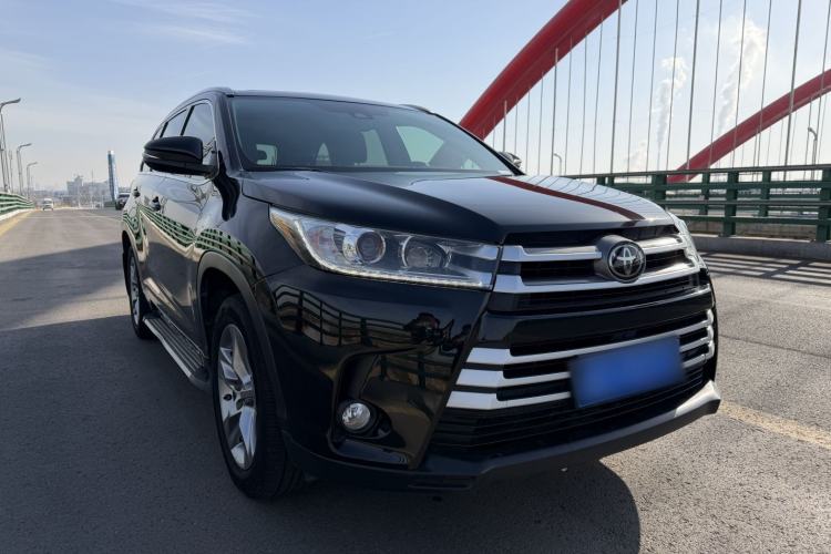 Used Toyota Highlander 2018 2.0T Four-Wheel Drive Luxury Version 7 Seats China VI Standard Exterior 1