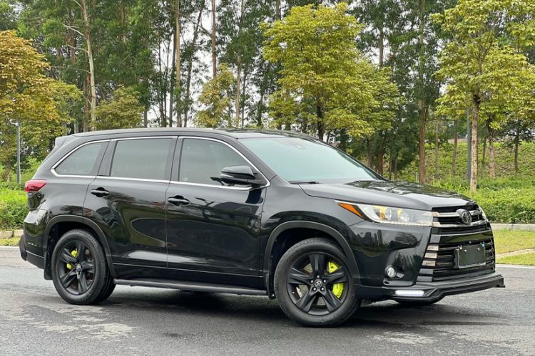 Used Toyota Highlander 2018 2.0T Four-Wheel Drive Knight Edition 7 Seats China VI Standard Exterior 1