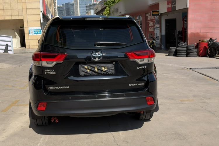 Used Toyota Highlander 2018 2.0T Four-Wheel Drive Luxury Edition 7 Seats China V Emission Standard Exterior 1