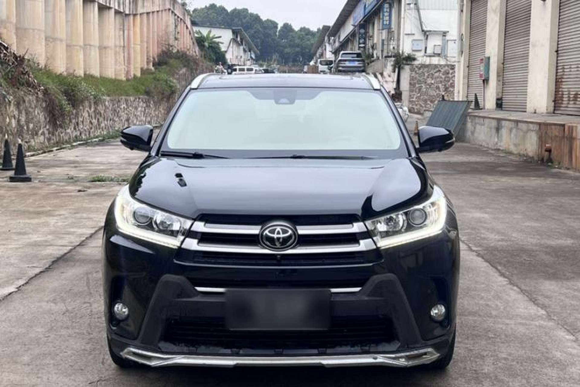 Used Toyota Highlander 2018 2.0T Four-Wheel Drive Luxury Edition 7 Seats China V Emission Standard Exterior 1