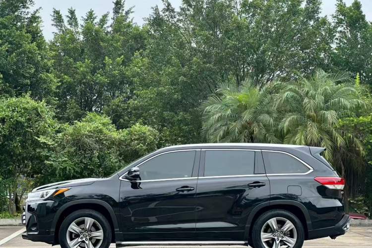 Used Toyota Highlander 2018 2.0T Four-Wheel Drive Luxury Version 7 Seats China VI Standard Exterior 1
