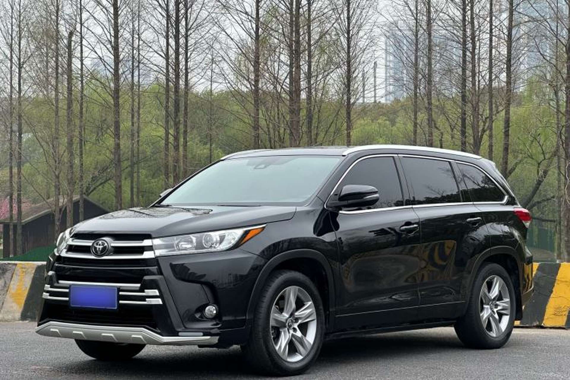 Used Toyota Highlander 2018 2.0T Four-Wheel Drive Luxury Version 7 Seats China VI Standard Exterior 1