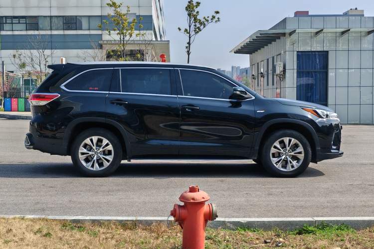 Used Toyota Highlander 2018 2.0T Two-Wheel Drive Elite Edition 7 Seats China VI Standard Exterior 10