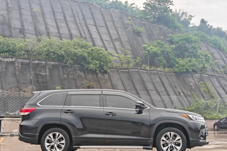 Used Toyota Highlander 2018 2.0T Four-Wheel Drive Elite Edition 7 Seats China VI Standard Exterior 10