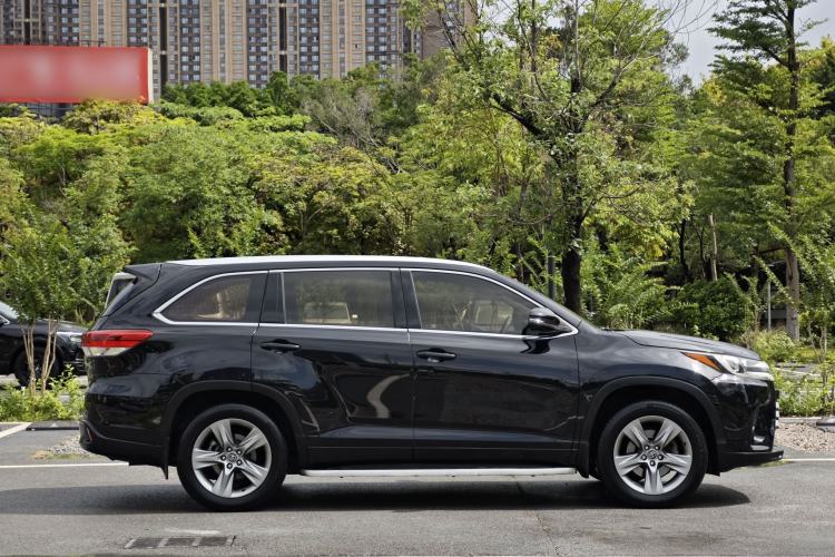 Used Toyota Highlander 2018 2.0T Two-Wheel Drive Luxury Edition 7 Seats China VI Standard Exterior 11