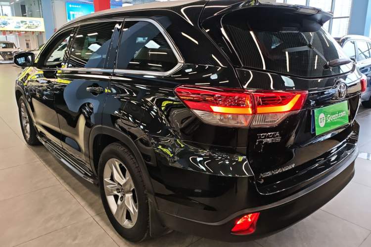 Used Toyota Highlander 2018 2.0T Four-Wheel Drive Luxury Edition 7 Seats China V Emission Standard Exterior 2