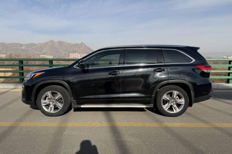 Used Toyota Highlander 2018 2.0T Four-Wheel Drive Luxury Version 7 Seats China VI Standard Exterior 2