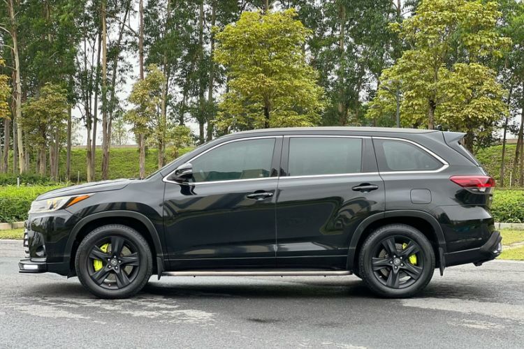Used Toyota Highlander 2018 2.0T Four-Wheel Drive Knight Edition 7 Seats China VI Standard Exterior 2