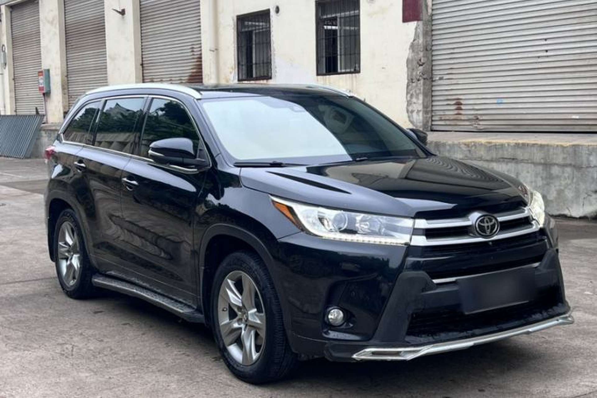 Used Toyota Highlander 2018 2.0T Four-Wheel Drive Luxury Edition 7 Seats China V Emission Standard Exterior 2