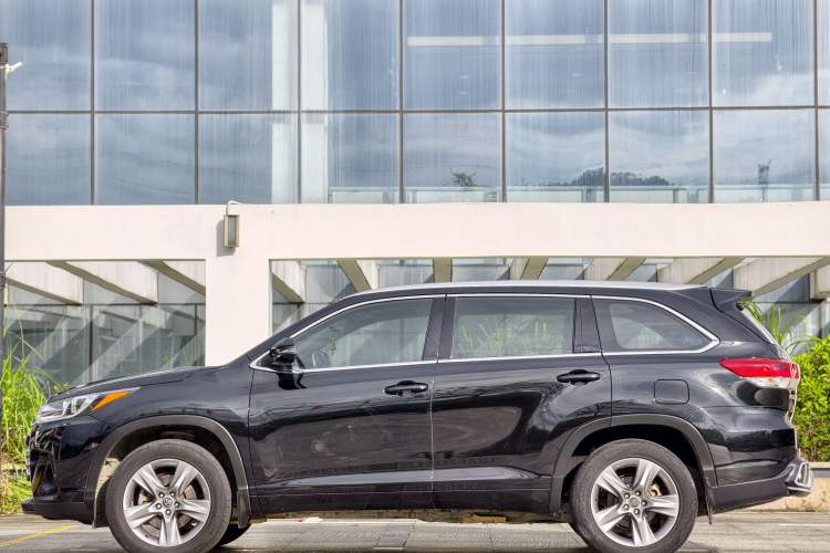 Used Toyota Highlander 2018 2.0T Four-Wheel Drive Luxury Version 7 Seats China VI Standard Exterior 2