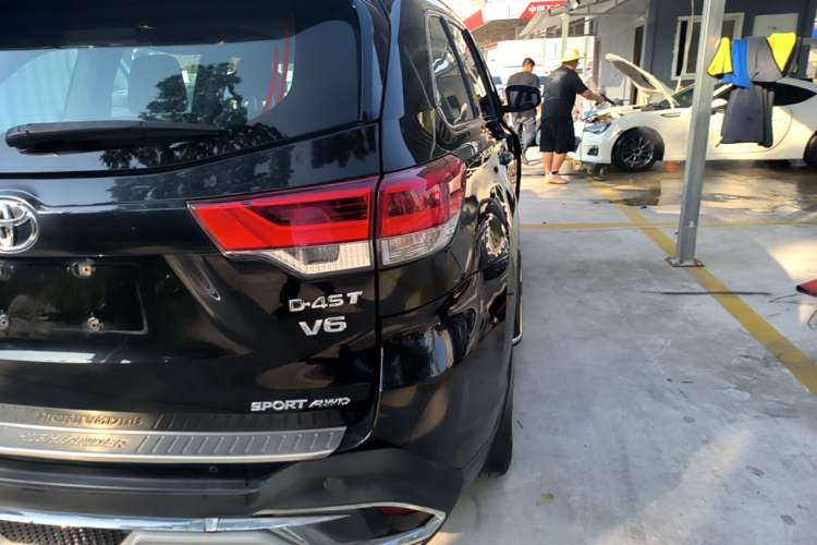 Used Toyota Highlander 2018 2.0T Four-Wheel Drive Luxury Version 7 Seats China VI Standard Exterior 3