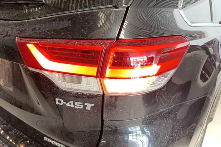 Used Toyota Highlander 2018 2.0T Four-Wheel Drive Luxury Version 7 Seats China VI Standard Exterior 3