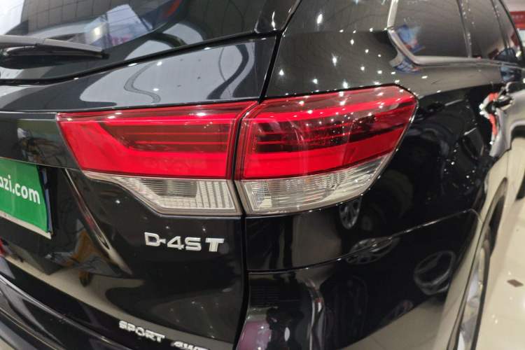 Used Toyota Highlander 2018 2.0T Four-Wheel Drive Prestige Version 7 Seats China V Emission Standard Exterior 3