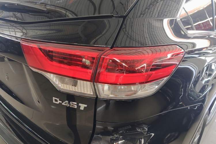 Used Toyota Highlander 2018 2.0T Two-Wheel Drive Elite Version 5 Seats China VI Standard Exterior 3