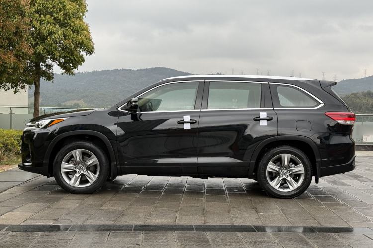 Used Toyota Highlander 2018 2.0T Four-Wheel Drive Luxury Version 7 Seats China VI Standard Exterior 3