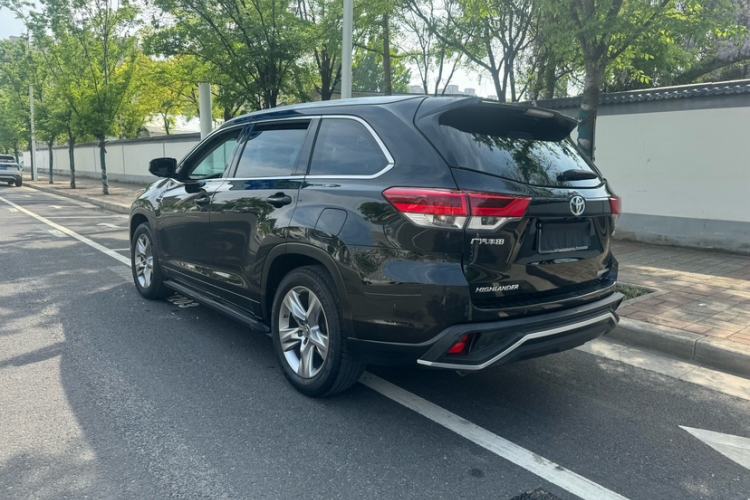 Used Toyota Highlander 2018 2.0T Four-Wheel Drive Luxury Version 7 Seats China VI Standard Exterior 3