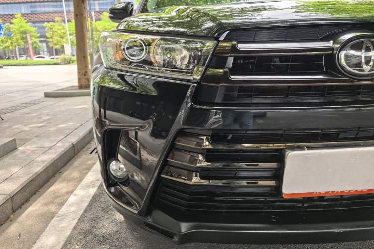 Used Toyota Highlander 2018 2.0T Four-Wheel Drive Knight Edition 7 Seats China VI Standard Exterior 3
