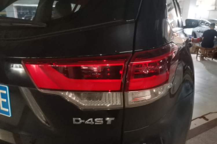 Used Toyota Highlander 2018 2.0T Four-Wheel Drive Luxury Version 7 Seats China VI Standard Exterior 3