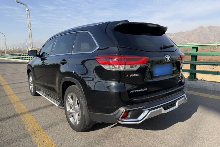 Used Toyota Highlander 2018 2.0T Four-Wheel Drive Luxury Version 7 Seats China VI Standard Exterior 3