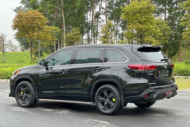 Used Toyota Highlander 2018 2.0T Four-Wheel Drive Knight Edition 7 Seats China VI Standard Exterior 3