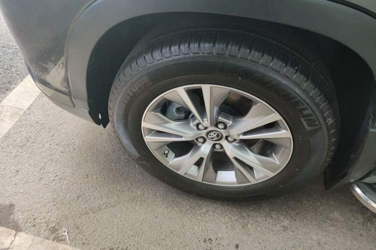 Used Toyota Highlander 2018 2.0T Four-Wheel Drive Elite Edition 7 Seats China VI Standard Exterior 3