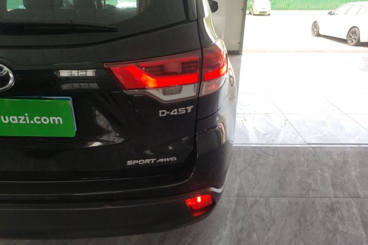 Used Toyota Highlander 2018 2.0T Four-Wheel Drive Luxury Version 7 Seats China VI Standard Exterior 3