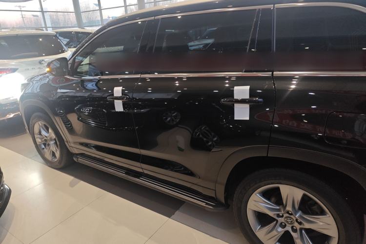 Used Toyota Highlander 2018 2.0T Two-Wheel Drive Luxury Edition 7 Seats China VI Standard Exterior 3